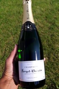 En låda champagne (6 fl): Carte Blanche Brut, 309 kr/fl